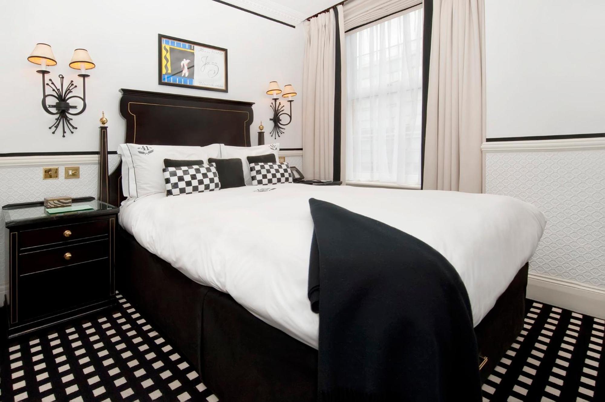 41 Hotel London Ngoại thất bức ảnh A bedroom at the hotel